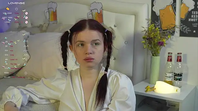 Snapshot of ambershoney chatting on 09.26.25 ambershoney online show from 09.26.25