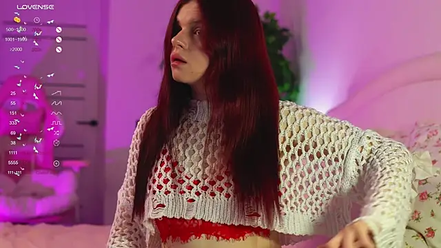 Snapshot of ambershoney chatting on 10.14.25 ambershoney online show from 10.14.25