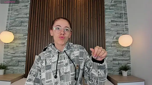 Snapshot of melodyvega0591 chatting on 10.12.25 melodyvega0591 online show from 10.12.25