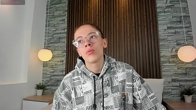 Snapshot of melodyvega0591 chatting on 10.13.25 melodyvega0591 online show from 10.13.25