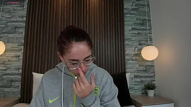 Snapshot of melodyvega0591 chatting on 10.23.25 melodyvega0591 online show from 10.23.25