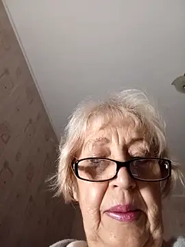 Snapshot of Anatolia5961 chatting on 10.18.25 Anatolia5961 online show from 10.18.25