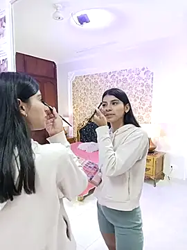 Lola Pierce online show from 09.19.25