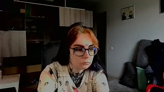 Snapshot of HighelikeGirl chatting on 09.17.25 HighelikeGirl online show from 09.17.25