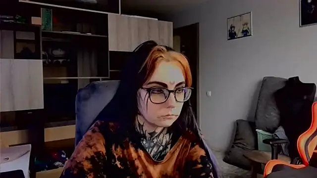 Snapshot of HighelikeGirl chatting on 09.18.25 HighelikeGirl online show from 09.18.25