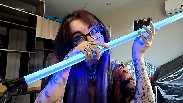 Snapshot of HighelikeGirl chatting on 09.24.25 HighelikeGirl online show from 09.24.25