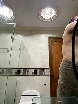 Snapshot of __Damian___ chatting on 10.04.25   Damian    online show from 10.04.25