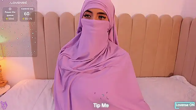 Snapshot of Jasmin_hamdan chatting on 10.08.25 Jasmin hamdan online show from 10.08.25