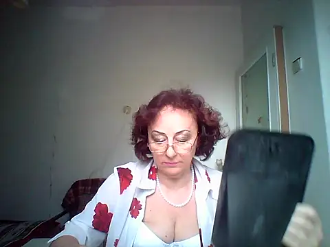 Julia54391 online show from 10.10.25