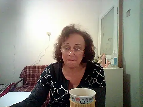 Julia54391 online show from 10.18.25