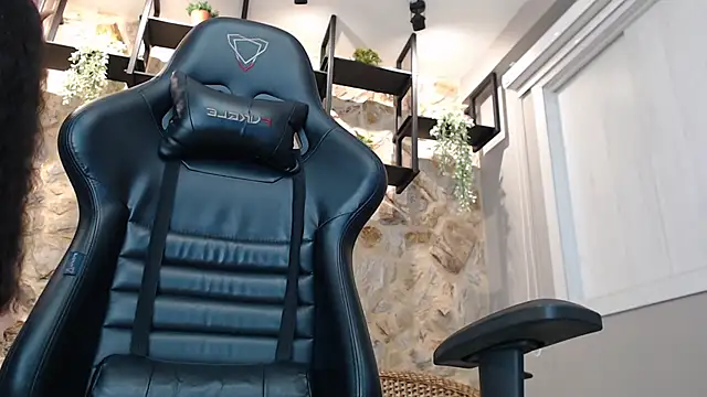 Snapshot of VenusBlazer chatting on 09.17.25 VenusBlazer online show from 09.17.25