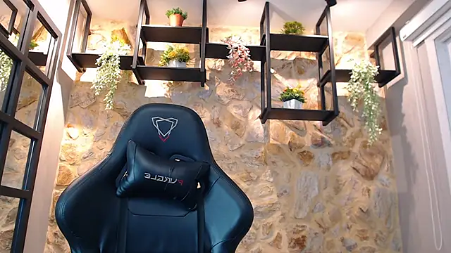 Snapshot of VenusBlazer chatting on 09.30.25 VenusBlazer online show from 09.30.25