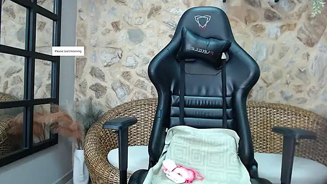 Snapshot of VenusBlazer chatting on 10.04.25 VenusBlazer online show from 10.04.25