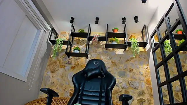 Snapshot of VenusBlazer chatting on 10.26.25 VenusBlazer online show from 10.26.25