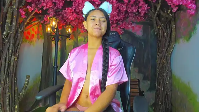 Snapshot of VenusBlazer chatting on 10.30.25 VenusBlazer online show from 10.30.25