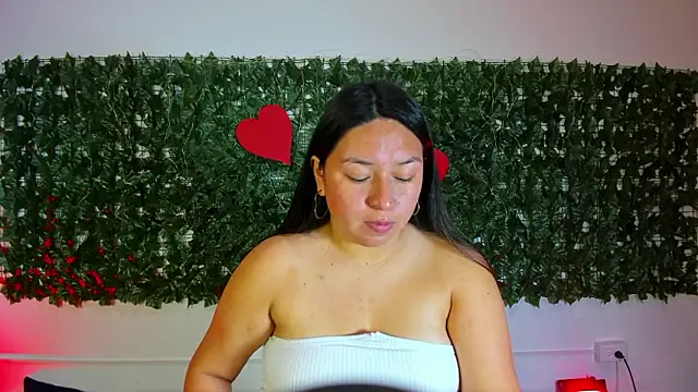 BellaRoux1 online show from 02.18.26