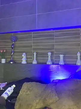 NikoYoon online show from 09.08.25