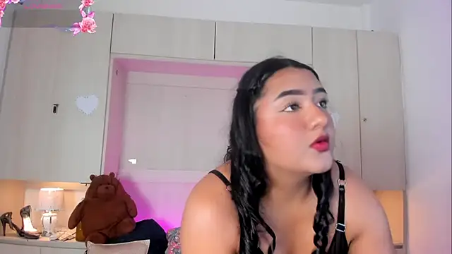 Snapshot of LilyWhitney chatting on 09.12.25 LilyWhitney online show from 09.12.25