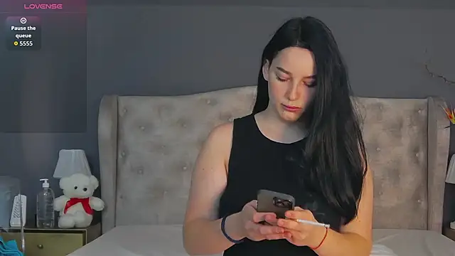 Leah Brooks online show from 09.19.25