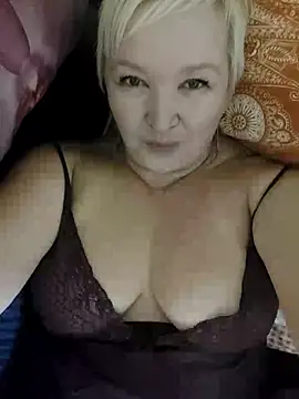 Snapshot of ForgeMeNot51 chatting on 10.23.25 ForgeMeNot51 online show from 10.23.25