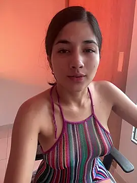 LauraCatalina online show from 11.04.25