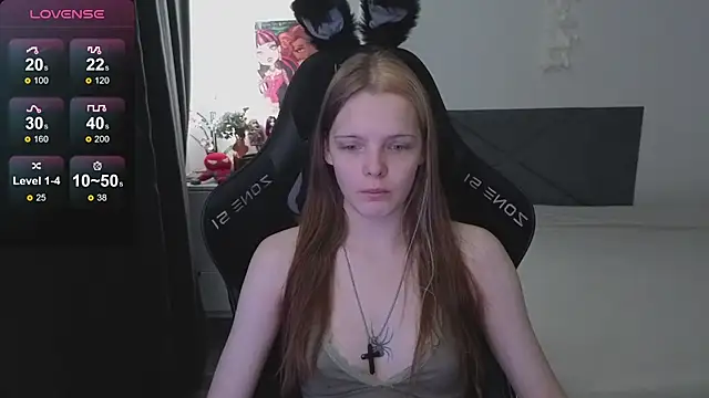 Snapshot of Luna_Navy chatting on 09.24.25 Luna Navy online show from 09.24.25