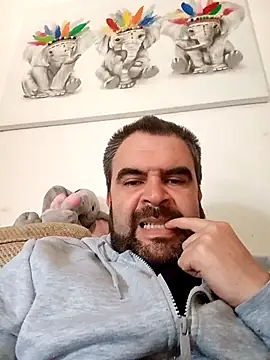 Snapshot of HairypapaK chatting on 04.22.26 HairypapaK online show from 04.22.26