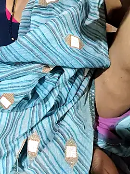 Snapshot of POOJACOUPLE chatting on 01.16.26 POOJACOUPLE online show from 01.16.26