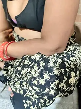 Snapshot of POOJACOUPLE chatting on 01.18.26 POOJACOUPLE online show from 01.18.26