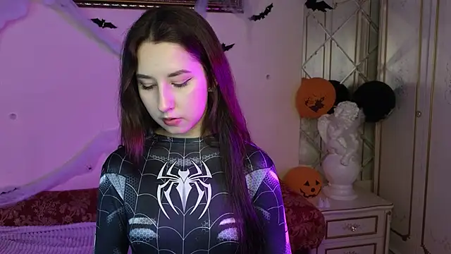 Eva Maller online show from 10.27.25