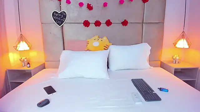 isabel sofiaa online show from 02.15.26