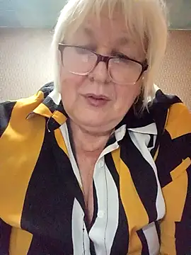 Alexia64231 online show from 10.25.25