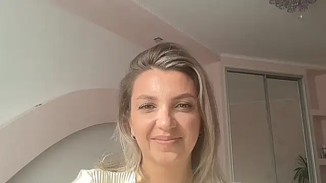 Snapshot of Beautysoul_ chatting on 09.18.25 Beautysoul online show from 09.18.25