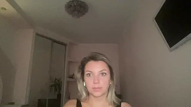 Snapshot of Beautysoul_ chatting on 10.03.25 Beautysoul online show from 10.03.25