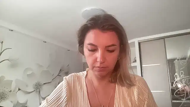 Snapshot of Beautysoul_ chatting on 10.05.25 Beautysoul online show from 10.05.25