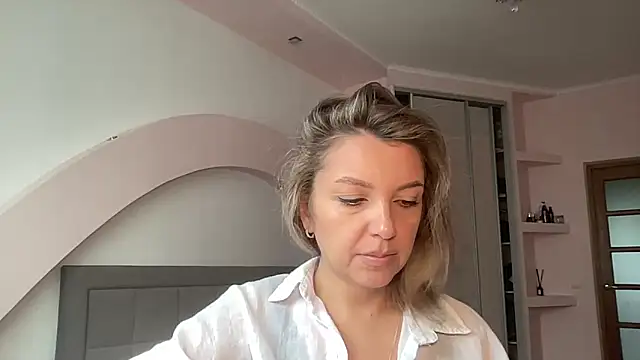 Snapshot of Beautysoul_ chatting on 10.12.25 Beautysoul online show from 10.12.25