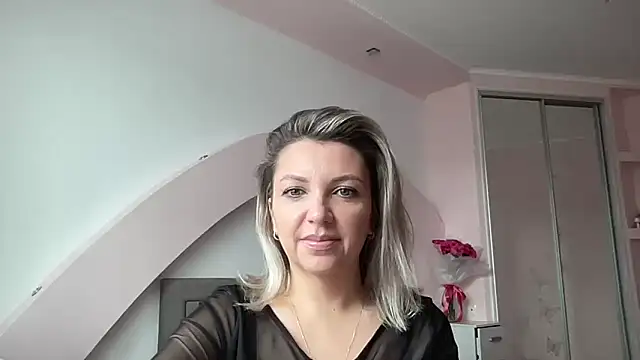 Snapshot of Beautysoul_ chatting on 10.13.25 Beautysoul online show from 10.13.25