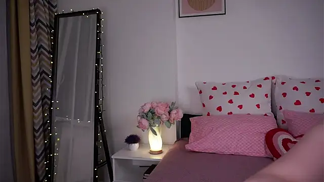 SusannaScholler online show from 04.14.26