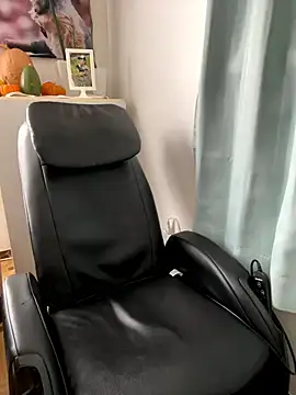 gholly2007 online show from 10.25.25