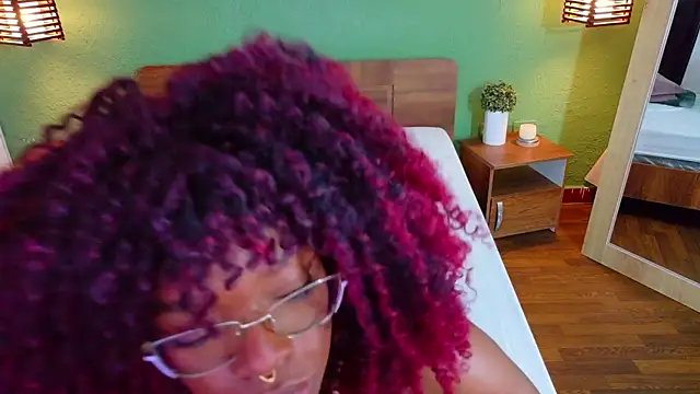 Chocolatte dreams online show from 10.10.25