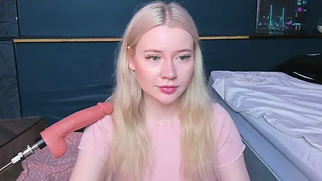 Lillie Berry online show from 04.08.26