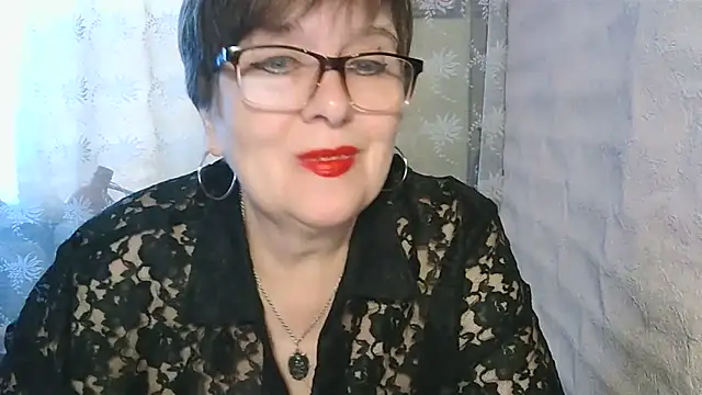 Snapshot of VeronicaGold511 chatting on 06.18.26 VeronicaGold511 online show from 06.18.26