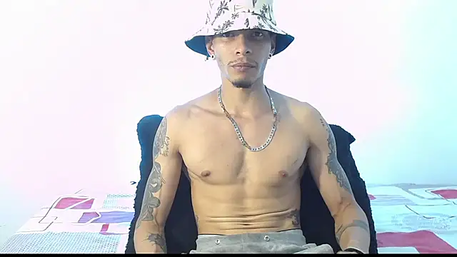 Snapshot of Daniel_laverde chatting on 10.07.25 Daniel laverde online show from 10.07.25