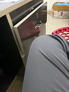 Snapshot of jucydick010887 chatting on 10.21.25 jucydick010887 online show from 10.21.25