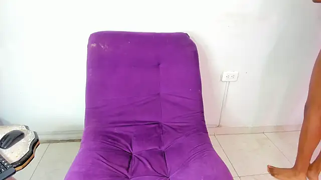 Nini Beyker online show from 11.24.25