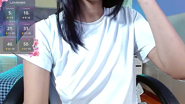 estrella lee1 online show from 10.29.25