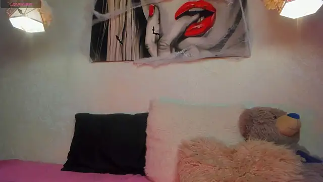 ClleoMoon online show from 10.19.25