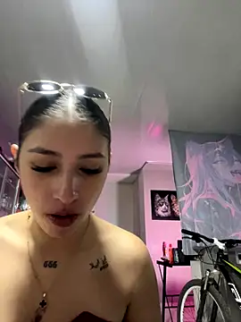 Snapshot of AriaBliss- chatting on 09.20.25 AriaBliss- online show from 09.20.25