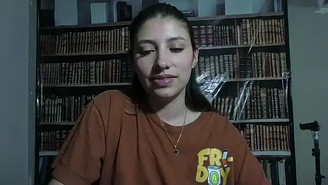 Snapshot of AriaBliss- chatting on 09.23.25 AriaBliss- online show from 09.23.25