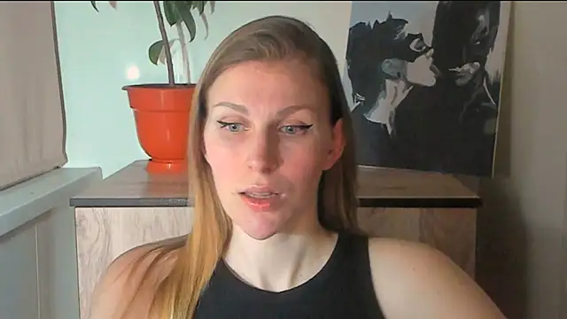 JuliaMuuun online show from 03.23.26